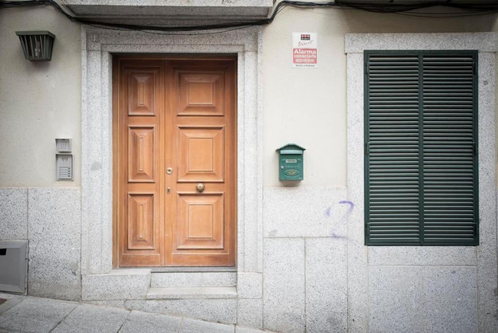 Apartamento en centro histórico con patio romano San Lorenzo de El Escorial Exterior foto
